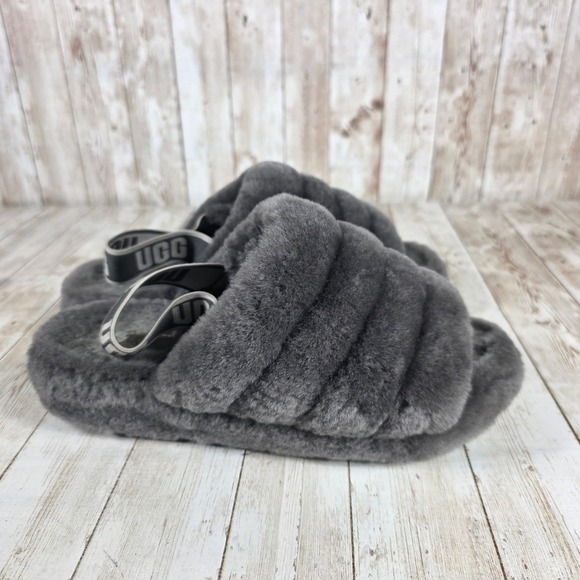 UGG Fluff Yeah Slide Slippers‎ Gray Logo Strap Fuzzy Sandals Women's 8 - Picture 1 of 6